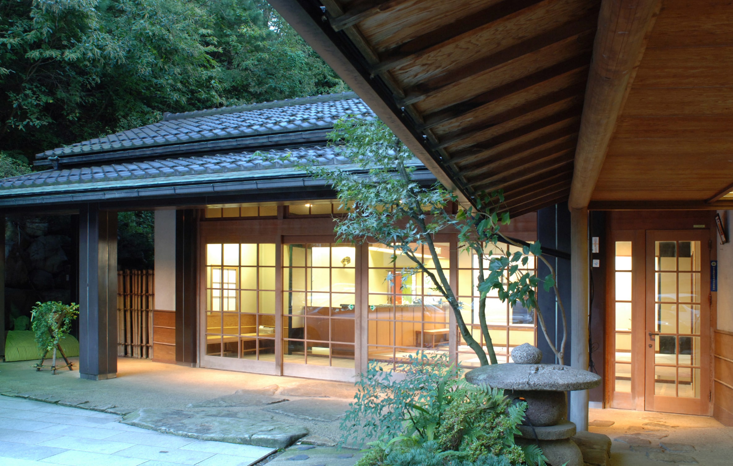 石川県 加賀の歴史ある旅館での宿泊業務！
